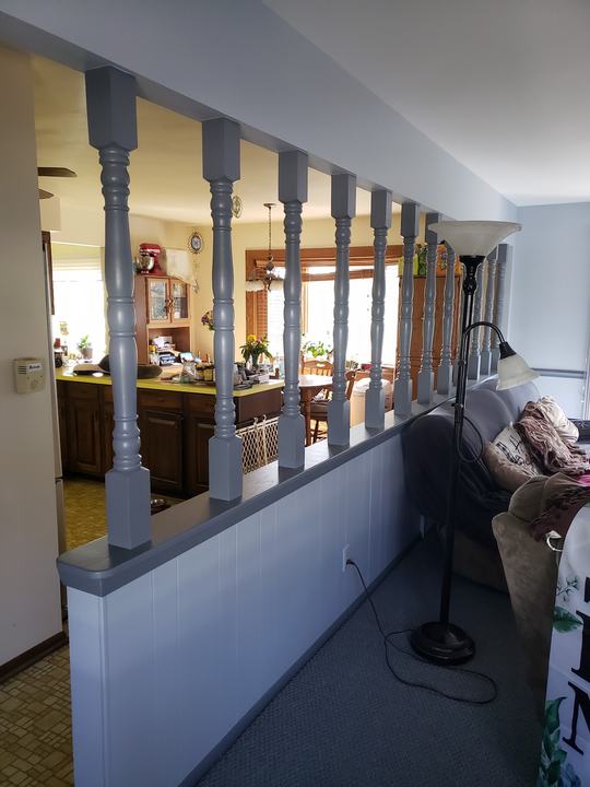 Spindle half-wall, finished